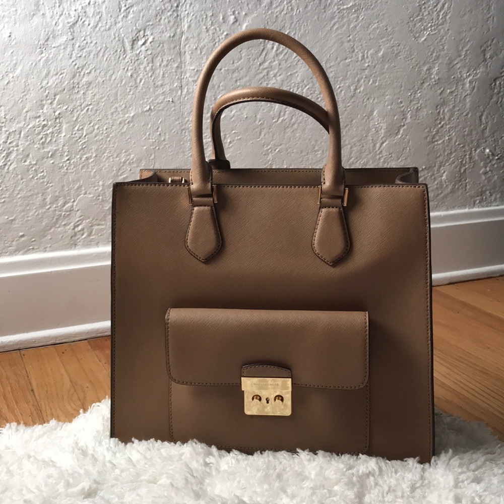 Michael Kors Bridgette Leather East West Bag - Picture 1 of 8